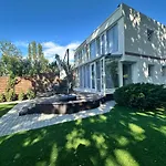 Sunny Private Holiday home