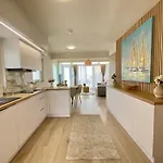 Sunny Private Holiday home